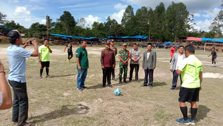 Semarak Perayaan HUT Kemerdekaan RI Ke 78, Kecamatan Habinsaran mengawali dengan Turnamen Sepak Bola Uspika Cup